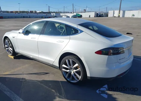 2015 Tesla Model S 60/70/85 из США, поврежденный, VIN 5YJSA1H18FFP75908